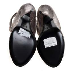 مملوكة مسبقًا Giuseppe Zanotti Metallic Silver Leather Criss Cross Sandals Size 40