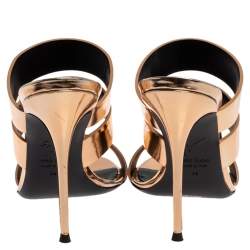 Pre Owned صندل جوسيبي زانوتي سلايدز جلد ذهبي ميتاليك مقاس 38