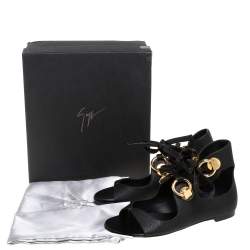 مملوكة مسبقًا صندل فلات جوسيبي زانوتي جلد أسود بحزام للكاحل مقاس 38