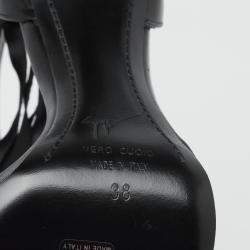 مملوكة مسبقًا صندل جوسيبي زانوتي سويدي وجلد أسود مزخ رف كريستال بشراشيب مقدمة مفتوحة مقاس 38