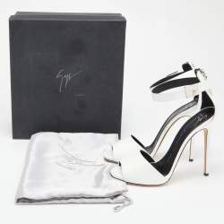 مملوكة مسبقًا Giuseppe Zanotti White Patent Leather Peep Toe Ankle Strap Sandals Size  39