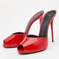 مملوكة مسبقًا Giuseppe Zanotti Red Patent Leather Slide Sandals Size 40