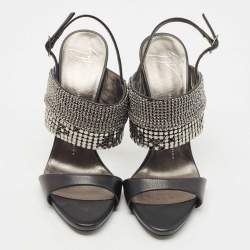 Pre Owned صندل جوسيبي زانوتي كولين جلد أسود مزخرف بحزام للكاحل مقاس 37.5