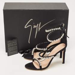 مملوكة مسبقًا Giuseppe Zanotti Black Suede Star Crystal Harmony Sandals Size 37