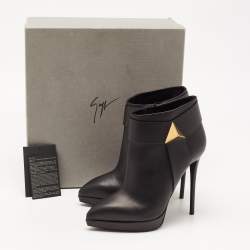 Giuseppe Zanotti Black Leather Emy Stud Ankle Boots Size 41
