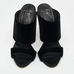 مملوكة مسبقًا مخول من جوزيبي زانوتي فيلفيت أسود أندريا مقاس 37