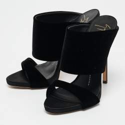 مملوكة مسبقًا مخول من جوزيبي زانوتي فيلفيت أسود أندريا مقاس 37