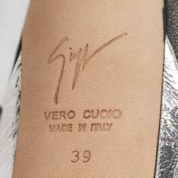 مملوكة مسبقًا Giuseppe Zanotti Silver Leather Barbra Platform Sandals Size 39