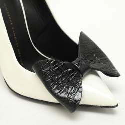 Giuseppe Zanotti White/Black Patent Leather and Croc Embossed Leather Bow Pumps Size 38