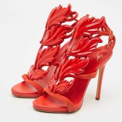 مملوكة مسبقًا Giuseppe Zanotti Red Suede Cruel Wing Ankle Strap Sandals Size 36