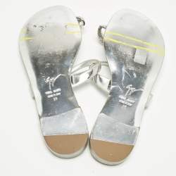 Pre Owned صندل فلات جوسيبي زانوتي جلد فضي ميتاليك مزخرف كريستال بحلقة إصبع مقاس 39