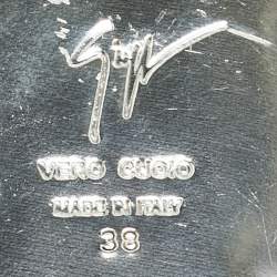 Pre Owned صندل فلات جوسيبي زانوتي جلد فضي ميتاليك مزخرف كريستال بحلقة إصبع مقاس 39