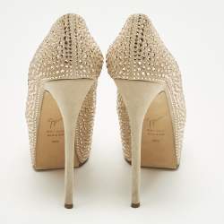 مملوكة مسبقًا Giuseppe Zanotti Size 38.5 Beige Suede Crystal Embellished Liza Peep Toe Pumps