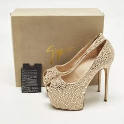 مملوكة مسبقًا Giuseppe Zanotti Size 38.5 Beige Suede Crystal Embellished Liza Peep Toe Pumps