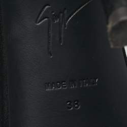 مملوكة مسبقًا صندل جويسيبي زانوتي جلد لامع أحمر سلسلة كبيرة مقاس 40