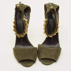 مملوكة مسبقًا Giuseppe Zanotti Size 37.5 Green Suede Embellished Ankle Strap Sandals