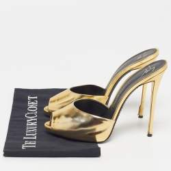 Pre Owned صندل سلايد جلد ذهبي جوزيبي زانوتي مقاس 39