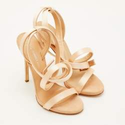 Pre Owned صندل رباط الكاحل جوسيبي زانوتي ساتان بيج جينيفر لوبيز مقاس 37