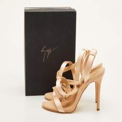 Pre Owned صندل رباط الكاحل جوسيبي زانوتي ساتان بيج جينيفر لوبيز مقاس 37