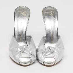 Pre Owned خُفّ جوسييبي زانوتي مُعقود جلد فضي مقاس 39.5