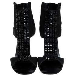 مملوكة مسبقًا صندل جوسيبي زانوتي سير حرف T مرصع رباط مطاطي وجلد أسود مقاس 38ز5