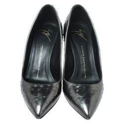مملوكة مسبقًا Giuseppe Zanotti Metallic Grey Ostrich Embossed Leather Lucrezia Pointed Toe Pumps Size 40