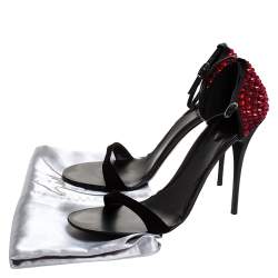 Pre Owned صندل جوسيبي زانوتي سويدي أسود وساتان مزخرف كريستال بحزام للكاحل مقاس 40