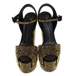مملوكة مسبقًا Giuseppe Zanotti Black/Gold Crystal Embellished Suede Betty Platform Sandals Size 39