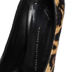 Pre Owned  حذاء كعب عالي جوسيبي زانوتي بسير كاحل و بمقدمة مفتوحة و بنعل سميك شعر حصان و جلد بني و أسود مقاس 39