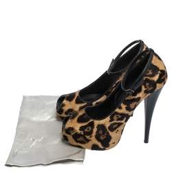 Pre Owned  حذاء كعب عالي جوسيبي زانوتي بسير كاحل و بمقدمة مفتوحة و بنعل سميك شعر حصان و جلد بني و أسود مقاس 39