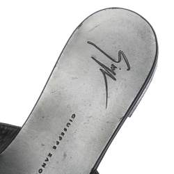 Pre Owned Giuseppe Zanotti Black Suede Crystal Toe Ring Sandals Size 39