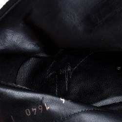 Pre Owned حذاء بوت جوسيبي زانوتي مزخرف كريستال سويدي أسود مقاس 36