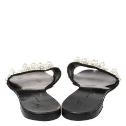 Pre Owned صندل سلايد فلات جوسيبي زانوتي مزخرف لؤلؤ سويدي أسود مقاس 38