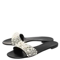 Pre Owned صندل سلايد فلات جوسيبي زانوتي مزخرف لؤلؤ سويدي أسود مقاس 38