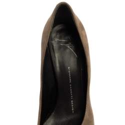 Giuseppe Zanotti Metallic Grey Suede Muffa Crystal Embellished Cap Toe Pumps Size 38.5