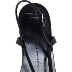Pre Owned Giuseppe Zanotti Black Leather T Strap Crystal Embellished Flat Sandals Size 41