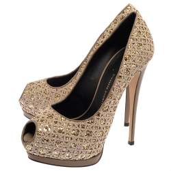 Pre Owned حذاء كعب عالي جوسيبي زانوتي نعل سميك و مقدمة مفتوحة قماش و غليتر رصاصي مقاس 39