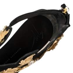 مملوكة مسبقًا Giuseppe Zanotti Black/Gold Suede Metal Leaf Embellished Flat Sandals Size 39