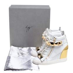 Pre Owned Giuseppe Zanotti White/Gold Leather Gold Pyramid Studded Sneaker Size 38.5
