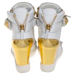 Pre Owned Giuseppe Zanotti White/Gold Leather Gold Pyramid Studded Sneaker Size 38.5