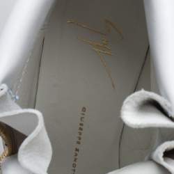 Pre Owned Giuseppe Zanotti White/Gold Leather Gold Pyramid Studded Sneaker Size 38.5