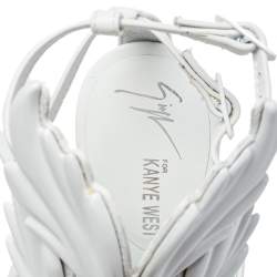 مملوكة مسبقًا صندل جوسيبي زانوتي كرويل وينغ جلد أبيض مقاس 35