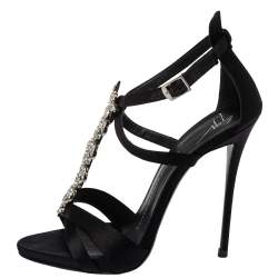 Pre Owned صندل جوسيبي زانوتي ساتان أسود مزخرف كريستال سير حرف تي مقاس 37.5