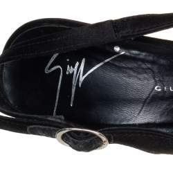 مملوكة مسبقًا صندل جوسيبي زانوتي نعل سميك مقدمة مفتوحة فتحة كعب ساتان أسود مقاس 36