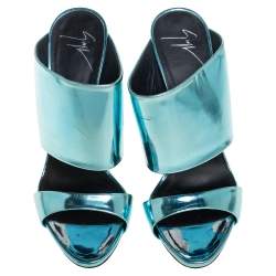 مملوكة مسبقًا Giuseppe Zanotti Metallic Blue Leather Wide Strap Sandals Size 37.5