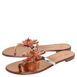 Pre Owned Giuseppe Zanotti Silver/Gold Leather Crystal Embellished Thong Flats Size 38