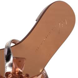 Pre Owned Giuseppe Zanotti Silver/Gold Leather Crystal Embellished Thong Flats Size 38