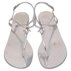 Pre Owned Giuseppe Zanotti Silver Leather Crystal Embellished Thong Flats Size 38.5