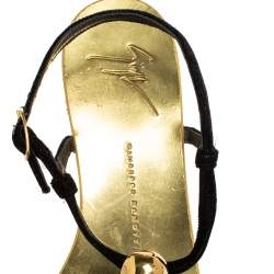 مملوكة مسبقًا Giuseppe Zanotti Gold/Black Suede and Leather Thong Flats Size 38.5