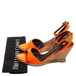 Pre Owned صندل جوسيبي زانوتي جلد برتقالي لامع سير كاحل بسلسلة كعب روكي مقاس 38.5